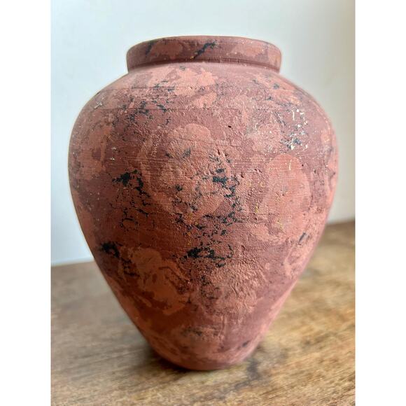 Vintage Art Pottery Matte Finish Mauve Vase with Abstract Rose Design - Picture 6 of 6